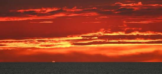 Cielo rojo al anochecer